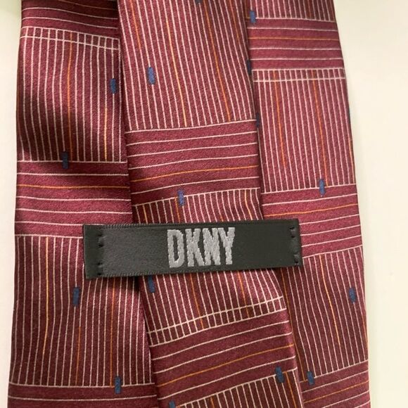 DKNY tie  - Picture 4 of 5